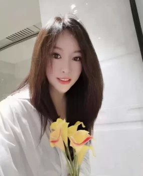 海南开发喷水女