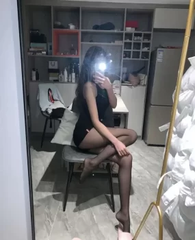 qq联系的小姐姐