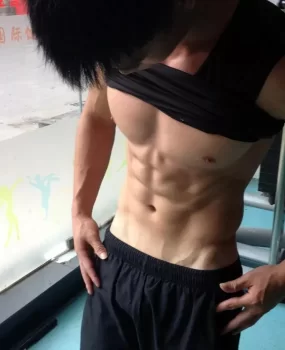 清纯男大学生180厘米