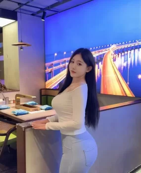 清纯可爱美女