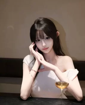 魔鬼身材性感诱人   思瑶