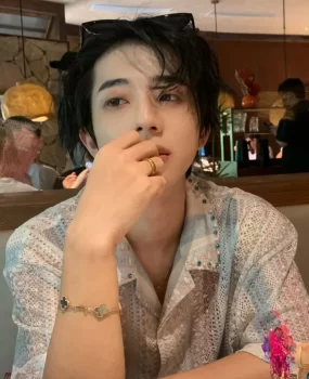 职业S调教经验丰富，高颜值，18CM支持验货，可无性