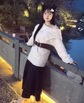 旌阳区潮喷体质滑嫩骚小妹可玩制服诱惑