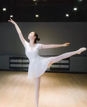 贵阳市舞蹈生兼职做爱姿势多多