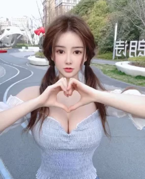 金平区02年大学生