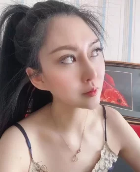 东北女，蛇精脸