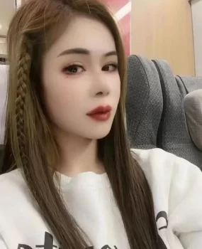 白皙粉嫩兼职小妹妹，懵懂听话很配合