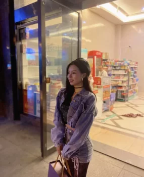 25岁妹儿缺钱下海