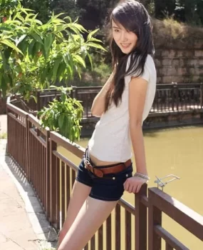 400   大战苗条美女