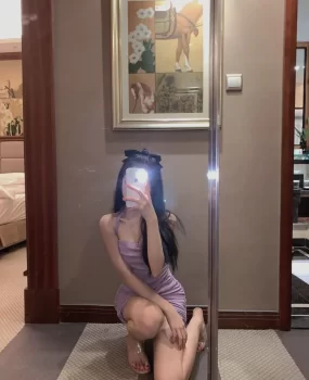 京城公寓兼职女大学生