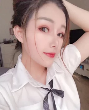 会跳艳舞的妹子