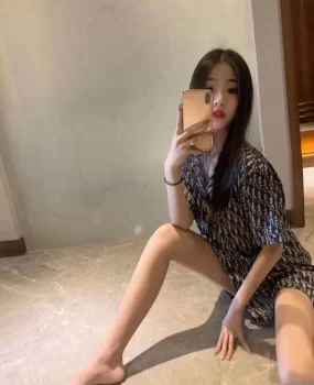 胸大屁股大手感极佳蜜汁