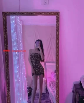 极品妹妹可甜可盐大长腿·粉嫩多汁，姿势配合